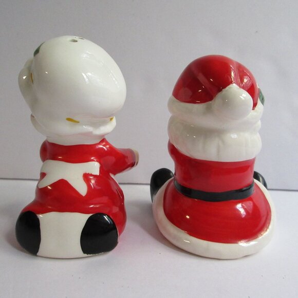 Lefton Santa & Mrs. Claus Hugging Japan Christmas Salt and Pepper Shakers Vtg - Picture 3 of 15